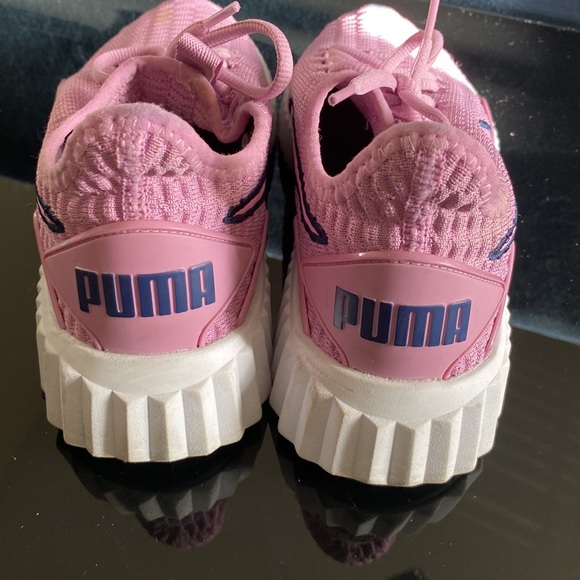 PUMA size 6.5 lavender Color - Picture 3 of 6
